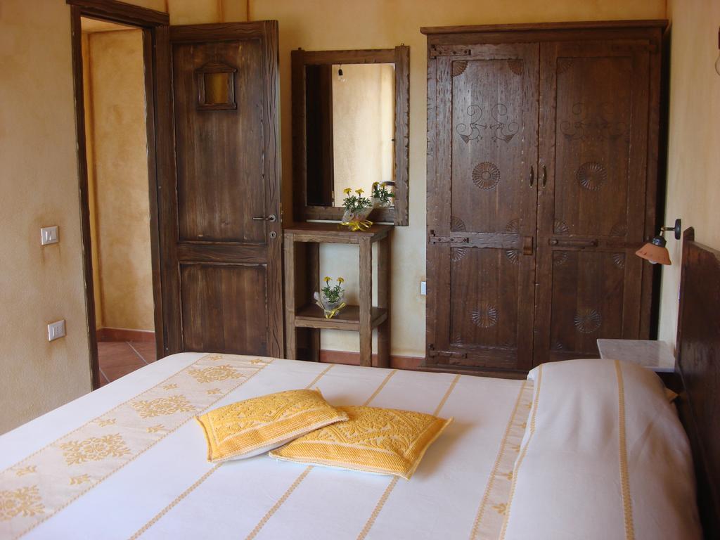 Grazia Deledda Bed & Breakfast Galtellì Dış mekan fotoğraf